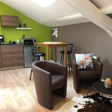 La Cabane Centre La Breche Wifi Calme Linge De Pressing Ньор Экстерьер фото